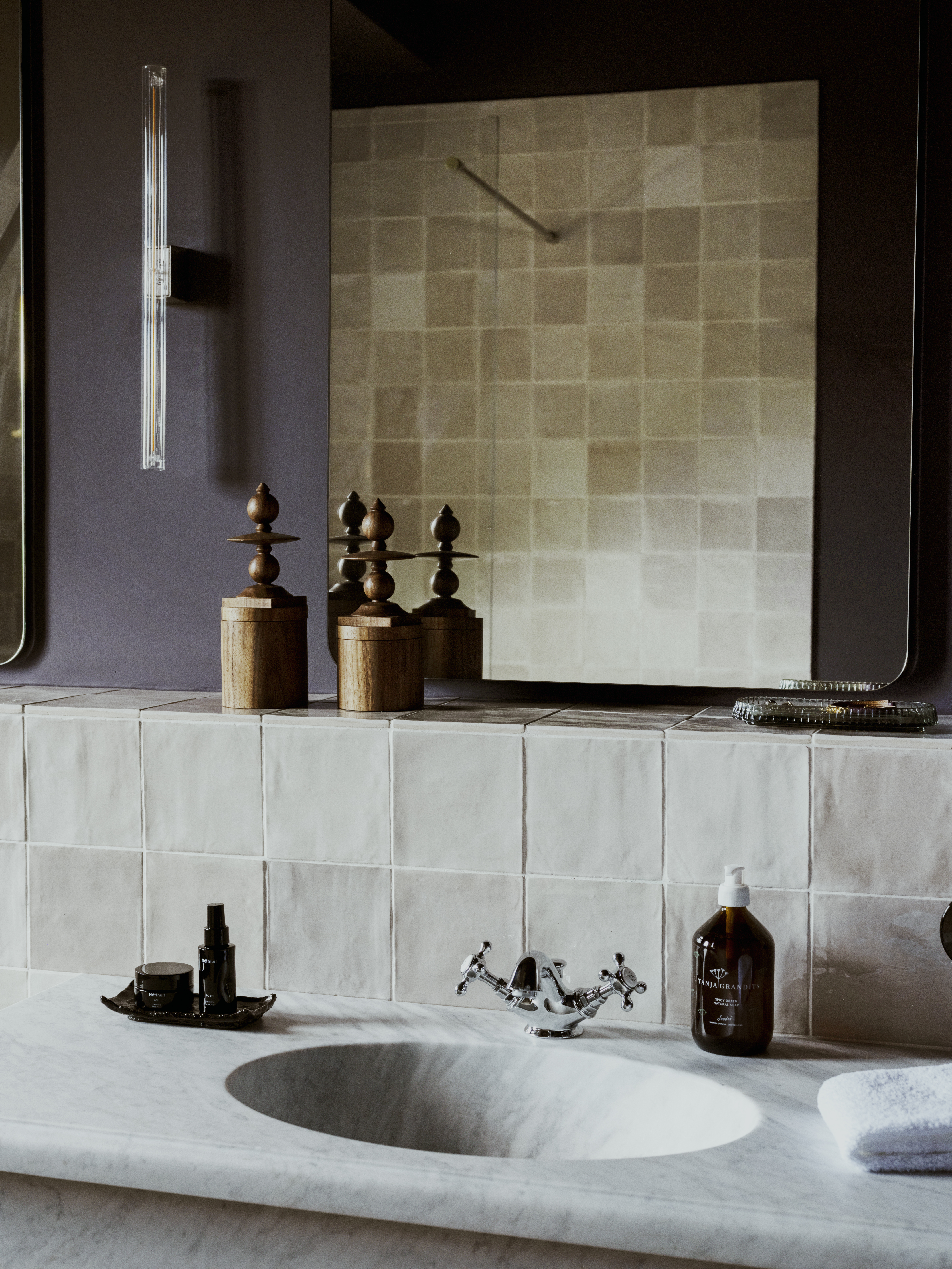 Words & Pictures – Discover stories behind the products