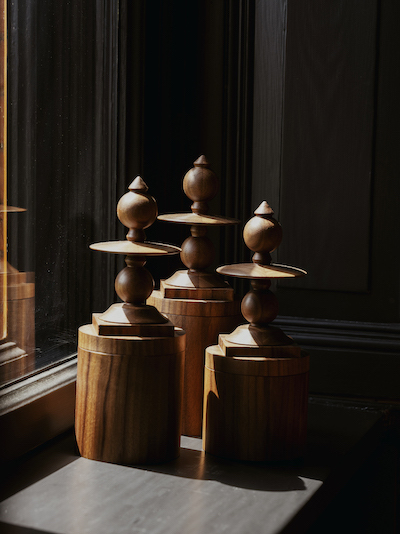 Treasure Box | Schloss Düneck – <p>Nothing is so special than something that is handcrafted and not only decorates the home but also sparks sense and emotions. The Treasure Box is a true masterpiece - made by artisans.<br />
Images by Charlotte Schreiber.</p>